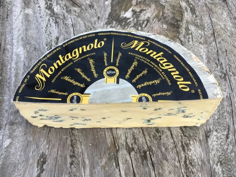 Montagnolo blue & mushroom creamy cheese